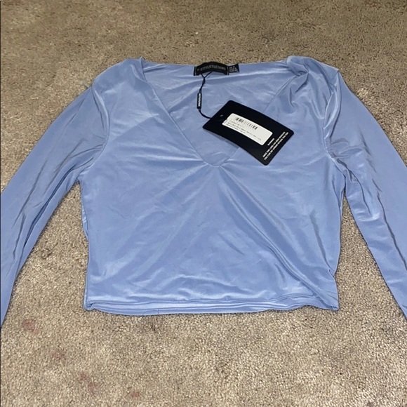 Pretty Little Thing Baby Blue Crop Top NWT - Picture 5 of 5